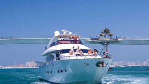 Dubai Marina Sharing Yacht Tour &ndash; 1 Hour (Peak Hours)